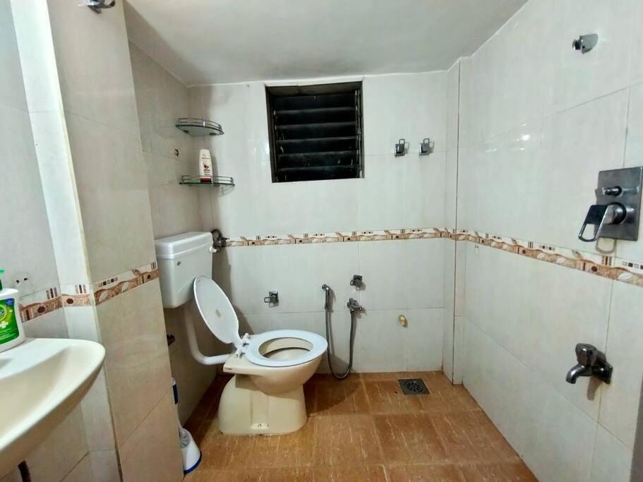 Mon Desire 5, Perry Cross Rd, Bandra West By Connekt Homes Мумбаї Екстер'єр фото